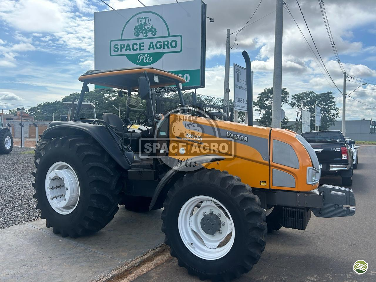 VALTRA BM 125 de Space Agro Plis