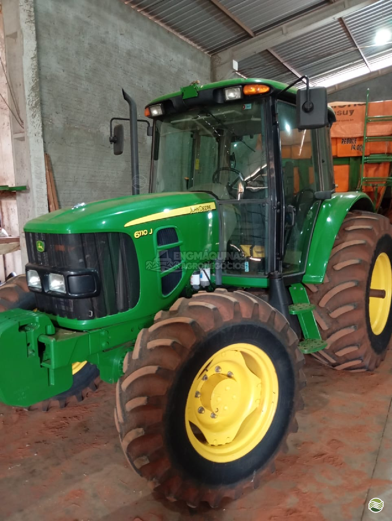 JOHN DEERE 6110J de Engmáquinas Agrícolas