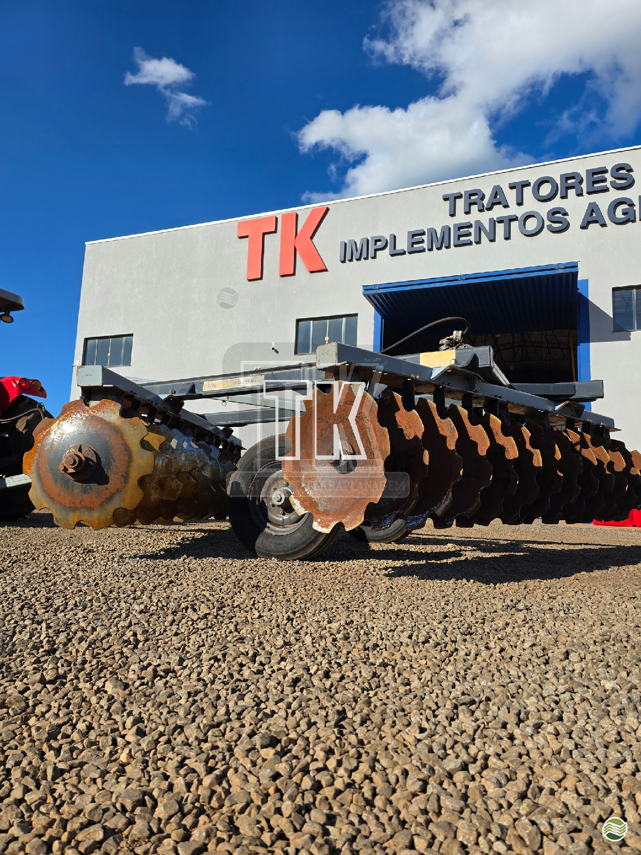 IMPLEMENTOS AGRICOLAS GRADE INTERMEDIÁRIA INTERMEDIÁRIA 26 DISCOS TK Tratores NOVA ANDRADINA MATO GROSSO DO SUL MS