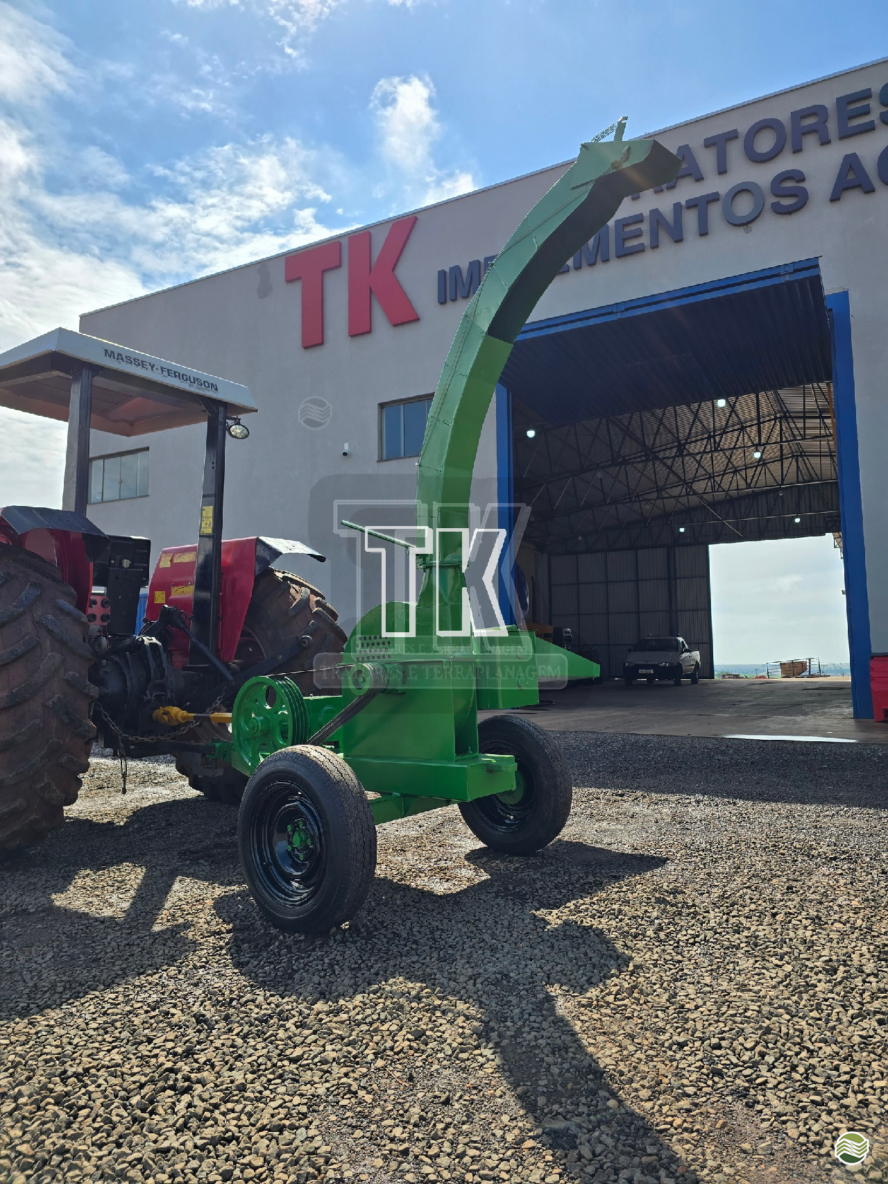 IMPLEMENTOS AGRICOLAS ENSILADEIRA ENSILADEIRA  SEM LINHA TK Tratores NOVA ANDRADINA MATO GROSSO DO SUL MS