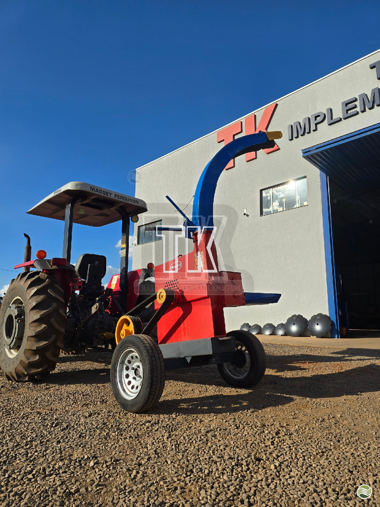 IMPLEMENTOS AGRICOLAS ENSILADEIRA ENSILADEIRA  SEM LINHA TK Tratores NOVA ANDRADINA MATO GROSSO DO SUL MS