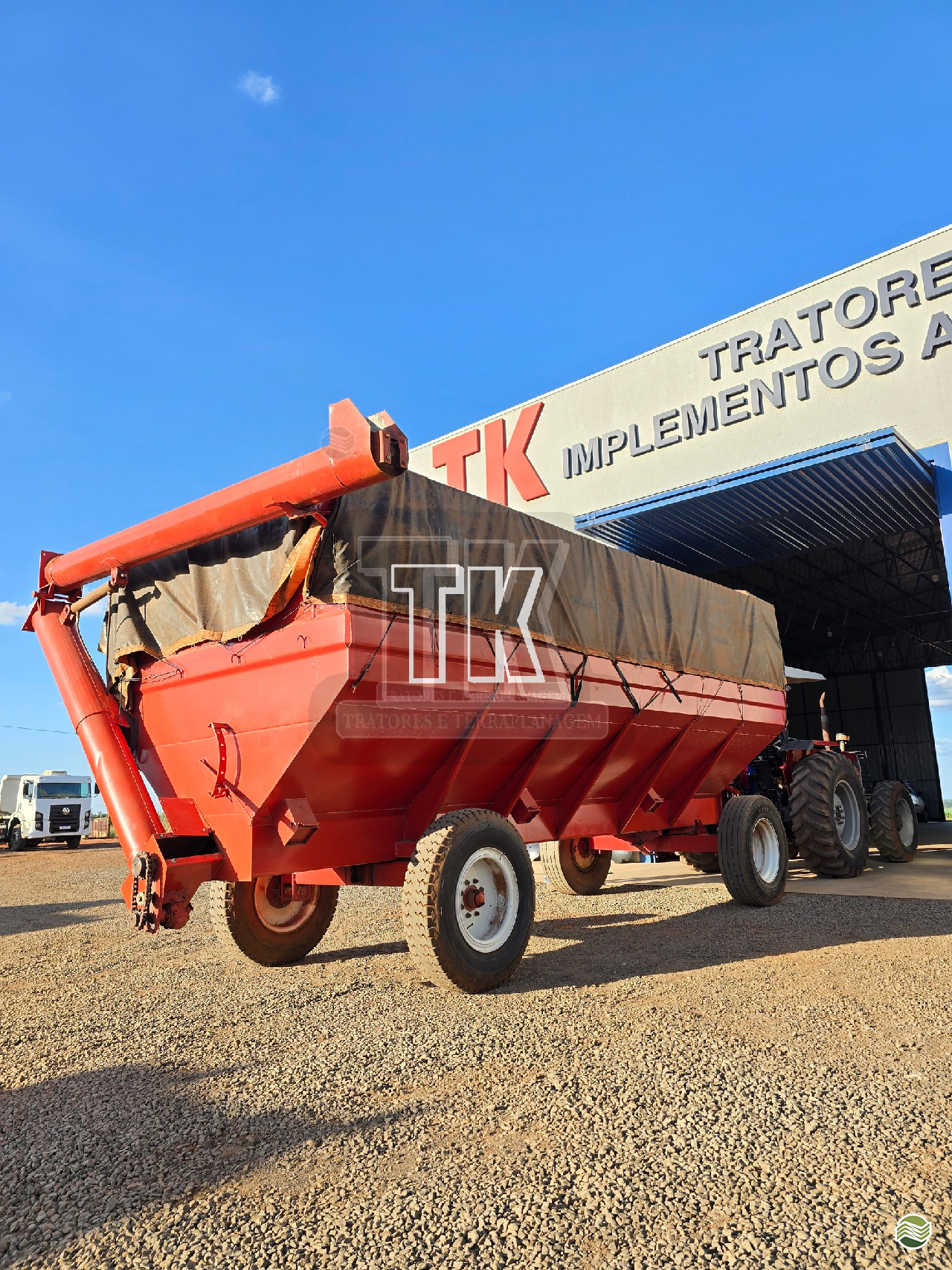 IMPLEMENTOS AGRICOLAS CARRETA BAZUKA GRANELEIRA 20000 TK Tratores NOVA ANDRADINA MATO GROSSO DO SUL MS