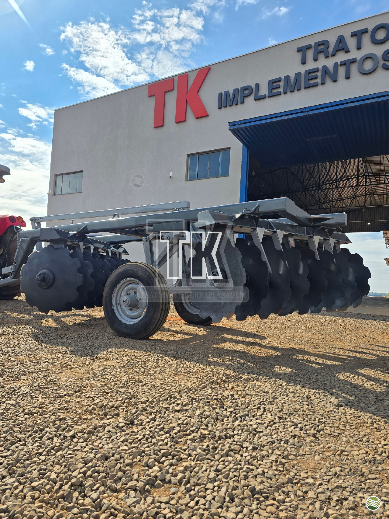 IMPLEMENTOS AGRICOLAS GRADE INTERMEDIÁRIA INTERMEDIÁRIA 16 DISCOS TK Tratores NOVA ANDRADINA MATO GROSSO DO SUL MS