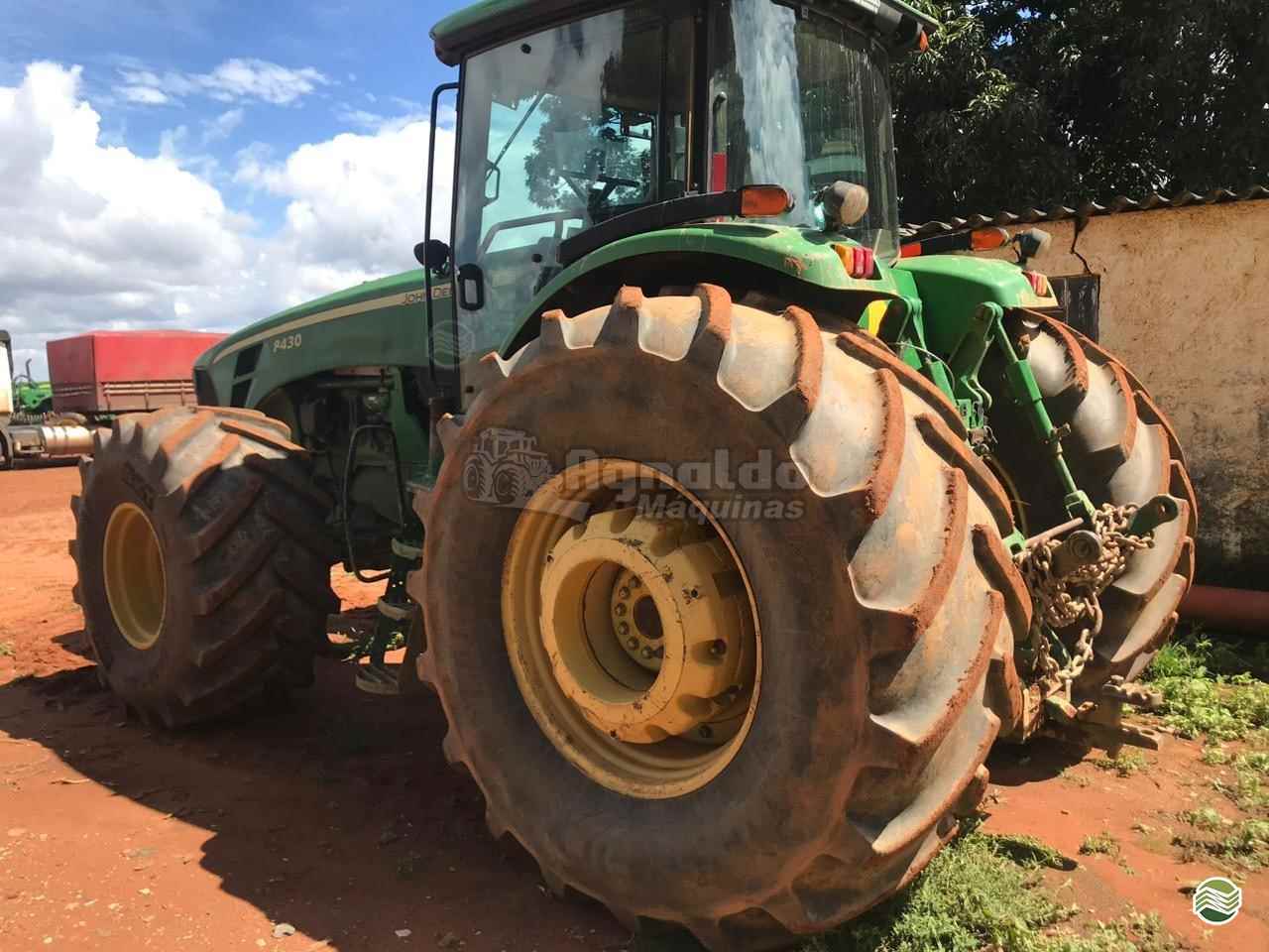 TRATOR JOHN DEERE JOHN DEERE 8430 Tração 4x4 Agnaldo Máquinas Agrícolas  UBERABA MINAS GERAIS MG