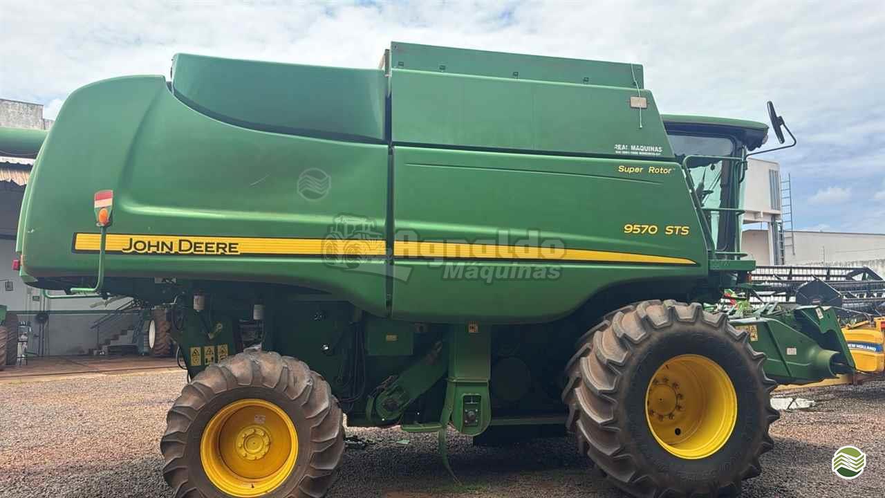 COLHEITADEIRA JOHN DEERE JOHN DEERE 9570 STS Agnaldo Máquinas Agrícolas  UBERABA MINAS GERAIS MG