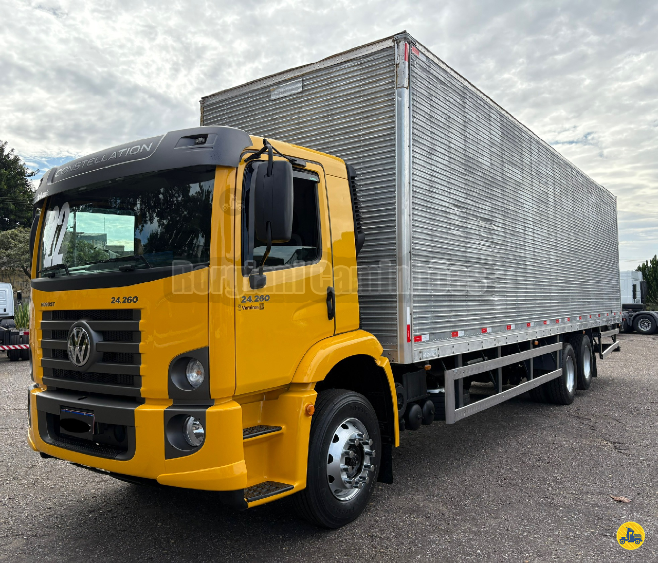 CAMINHAO VOLKSWAGEN VW 24260 Baú Furgão Truck 6x2 Rorgiani Caminhões  BETIM MINAS GERAIS MG