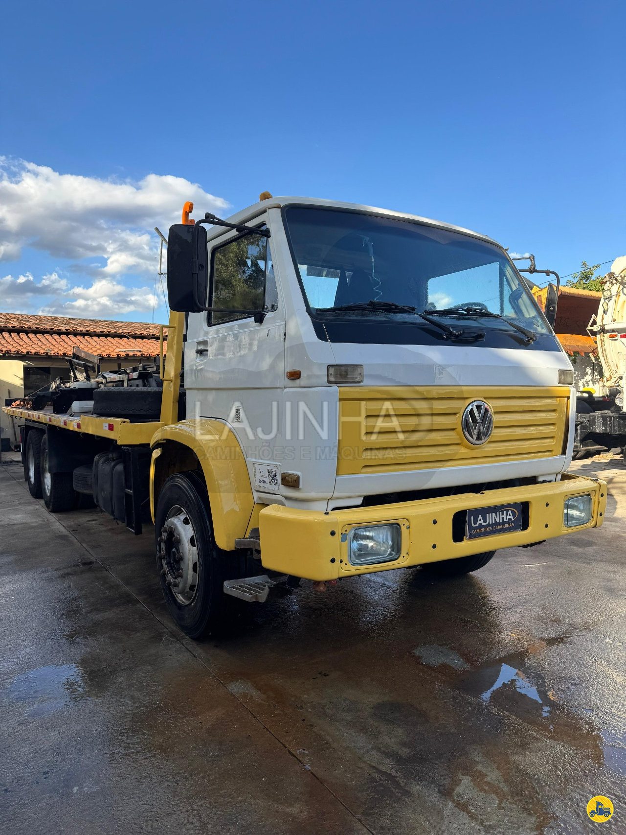 CAMINHAO VOLKSWAGEN VW 16170 Plataforma Guincho Truck 6x2 Lajinha Caminhões BETIM MINAS GERAIS MG