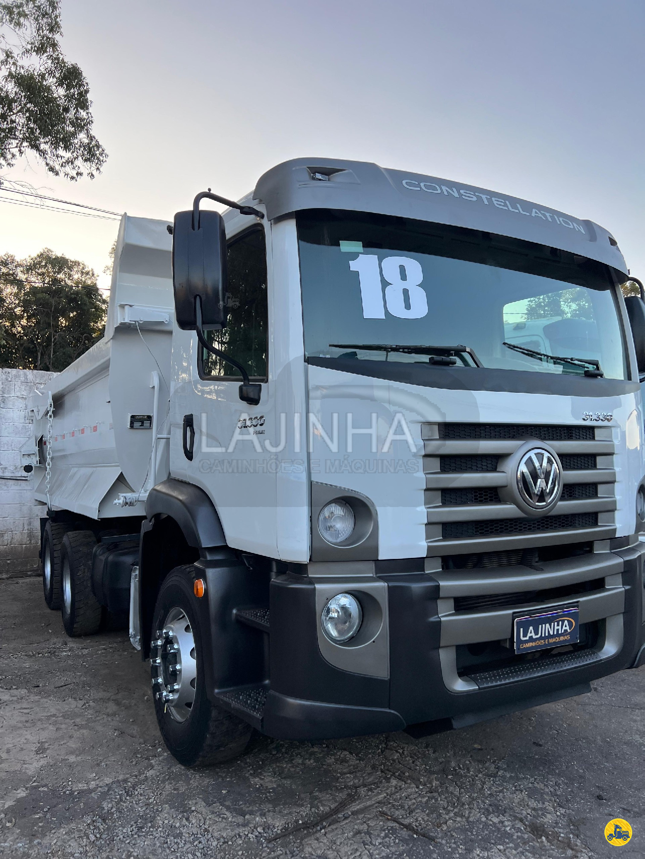VW 31330 de Lajinha Caminhões