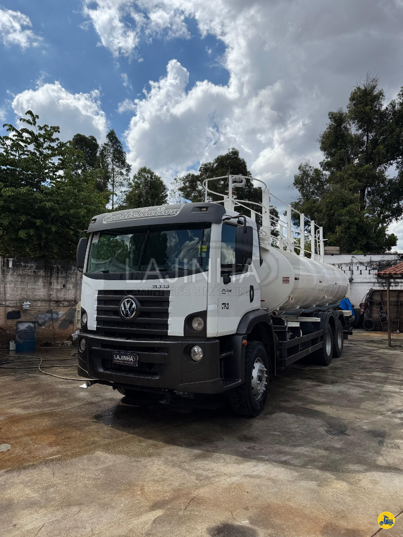 CAMINHAO VOLKSWAGEN VW 31330 Tanque Pipa Truck 6x4 Lajinha Caminhões BETIM MINAS GERAIS MG
