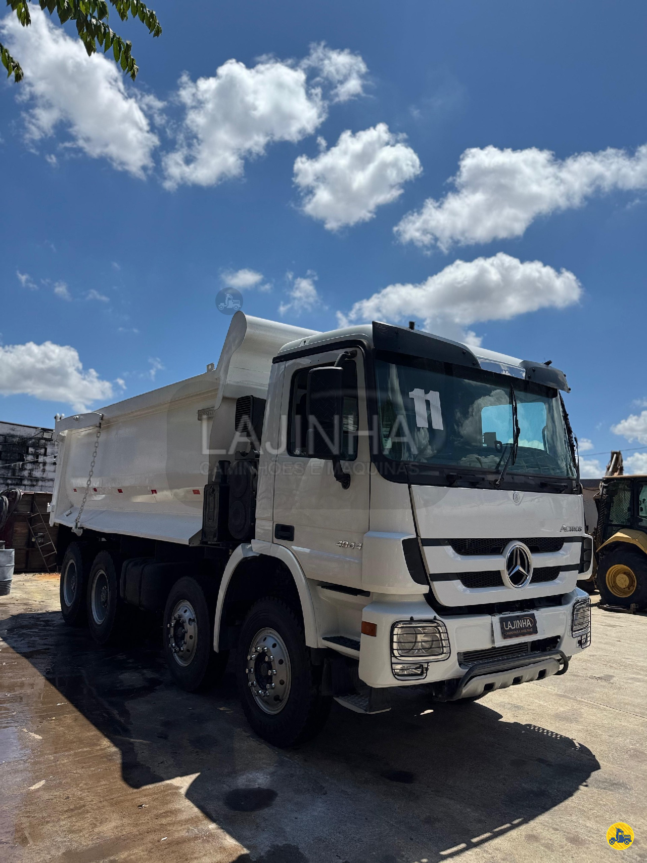 CAMINHAO MERCEDES-BENZ MB 4844 Caçamba Basculante BiTruck 8x4 Lajinha Caminhões BETIM MINAS GERAIS MG
