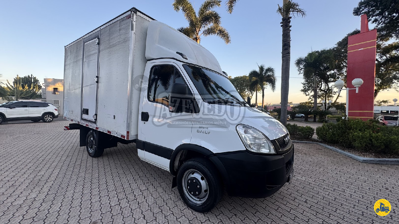 CAMINHAO IVECO DAILY 35s14 Baú Bebidas 3/4 4x2 Azevedo Caminhões AMERICANA SÃO PAULO SP