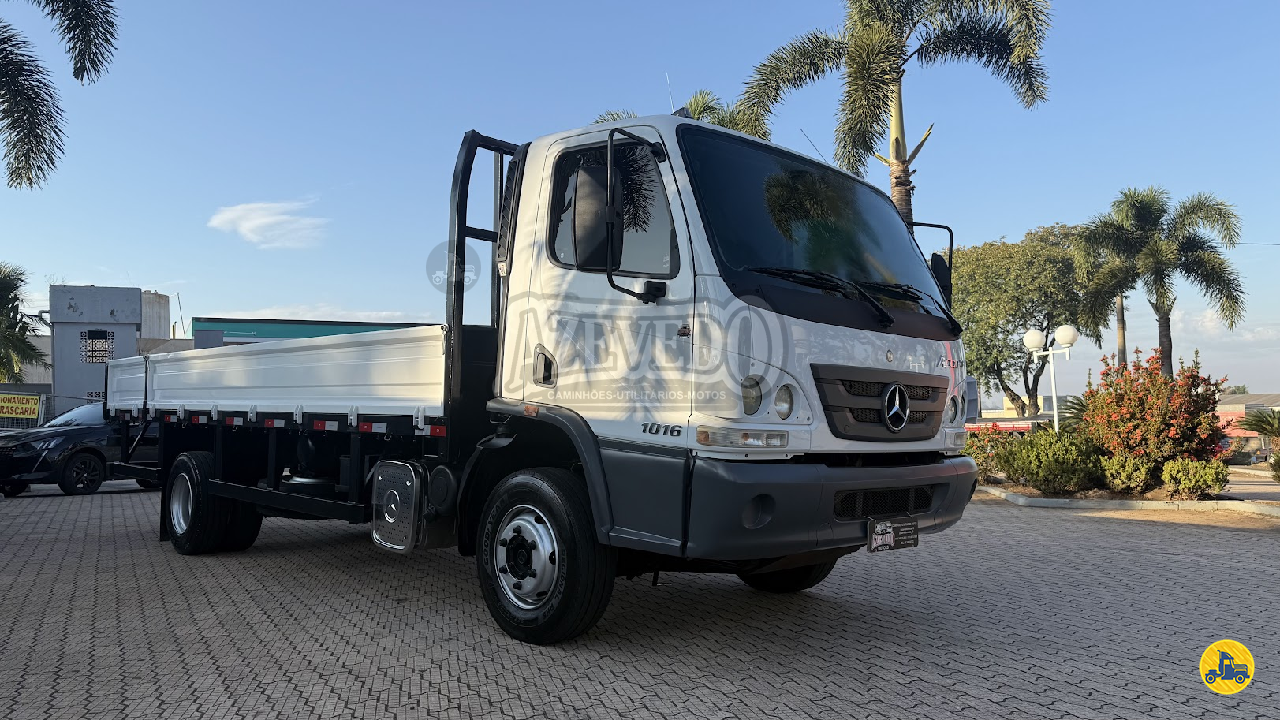 MB 1016 de Azevedo Caminhões