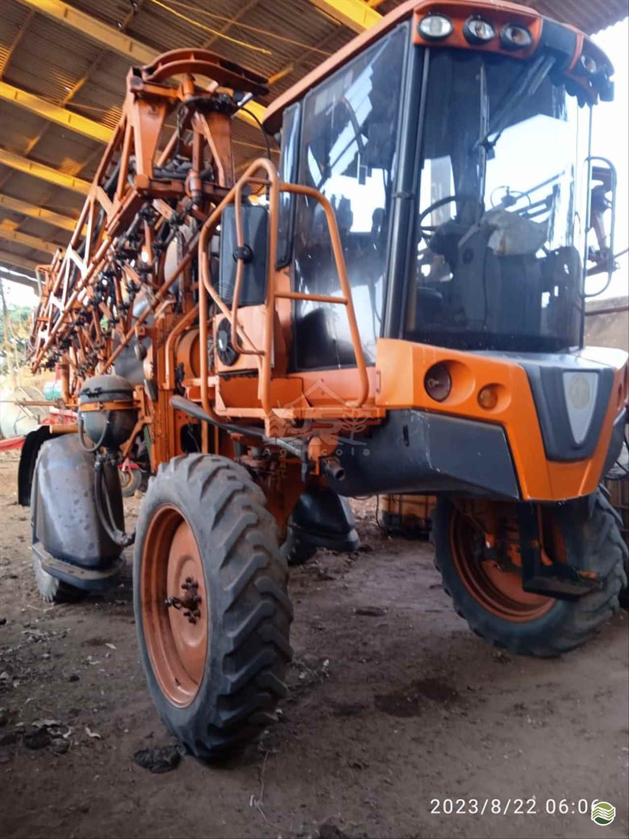 PULVERIZADOR JACTO UNIPORT 2500 STAR Tração 4x2 JS Agrícola CAMPO VERDE MATO GROSSO MT