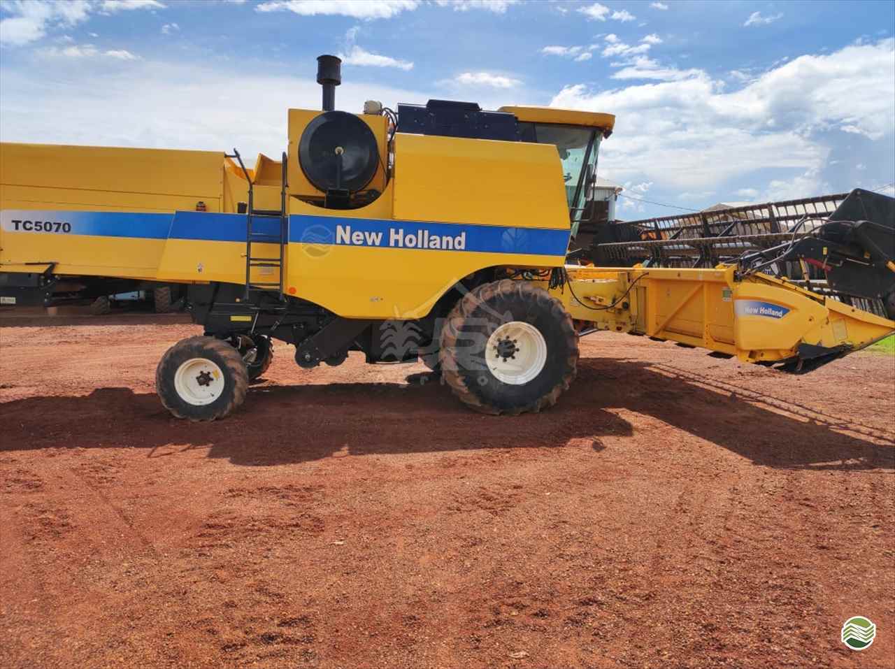 COLHEITADEIRA NEW HOLLAND TC 5070 JS Agrícola CAMPO VERDE MATO GROSSO MT