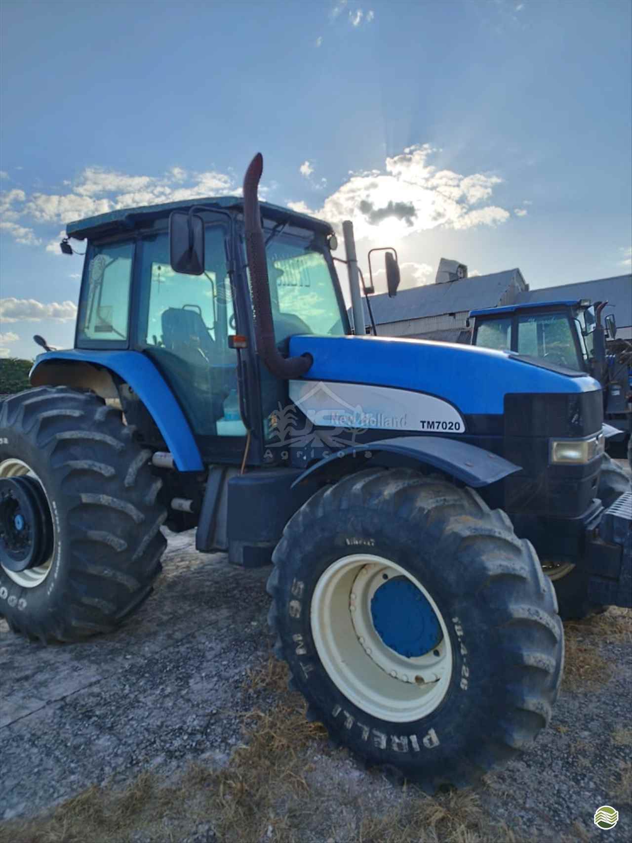 TRATOR NEW HOLLAND NEW TM 7020 Tração 4x4 JS Agrícola CAMPO VERDE MATO GROSSO MT