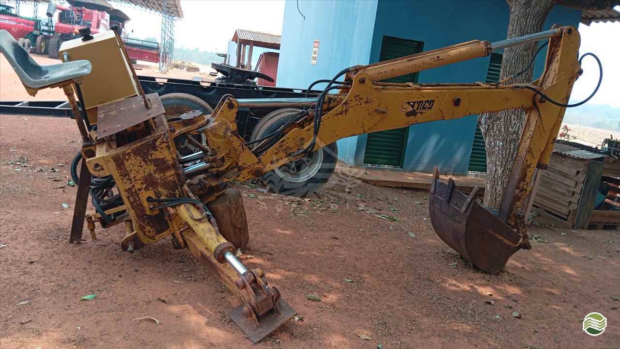 RETRO ESCAVADEIRA MASSEY FERGUSON RETRO MF65 Tração 4x2 JS Agrícola CAMPO VERDE MATO GROSSO MT