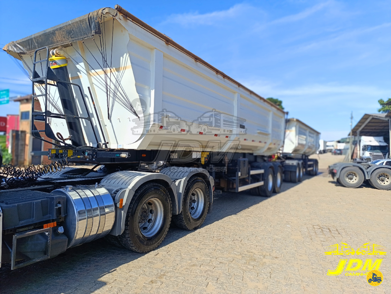 CARRETA SEMI-REBOQUE CARGA SECA JDM Caminhões SAO JOSE DOS PINHAIS PARANÁ PR