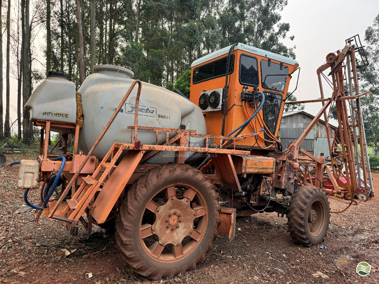 PULVERIZADOR JACTO ADVANCE 2000 AM18 Tração 4x4 Montano Máquinas Agrícolas LAGOA VERMELHA RIO GRANDE DO SUL RS