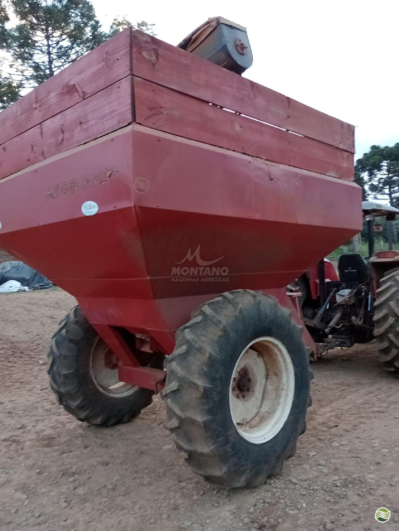 IMPLEMENTOS AGRICOLAS CARRETA BAZUKA GRANELEIRA 10000 Montano Máquinas Agrícolas LAGOA VERMELHA RIO GRANDE DO SUL RS