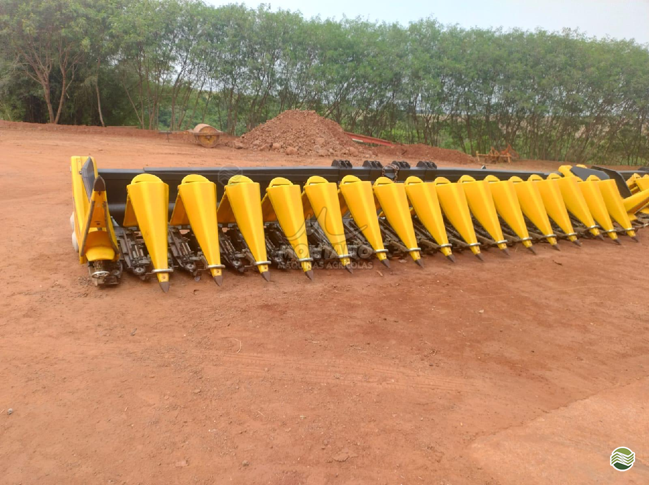 PLATAFORMA COLHEITADEIRA NEW HOLLAND MILHO Montano Máquinas Agrícolas LAGOA VERMELHA RIO GRANDE DO SUL RS