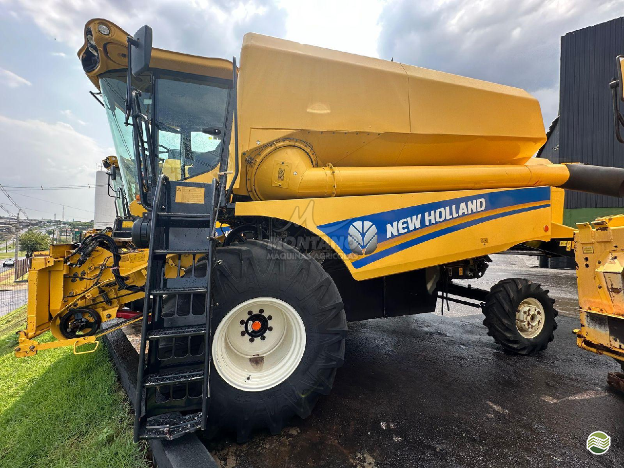 COLHEITADEIRA NEW HOLLAND TC 4.90 Montano Máquinas Agrícolas LAGOA VERMELHA RIO GRANDE DO SUL RS