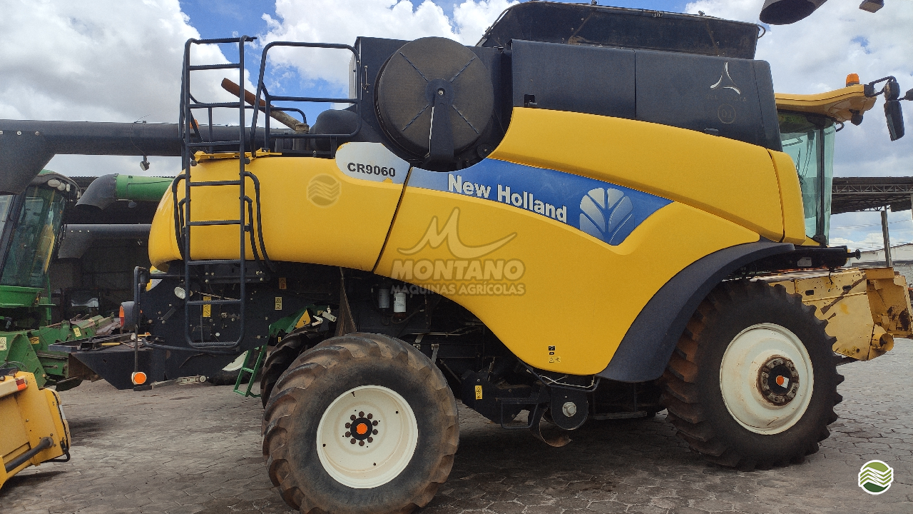 COLHEITADEIRA NEW HOLLAND CR 9060 Montano Máquinas Agrícolas LAGOA VERMELHA RIO GRANDE DO SUL RS
