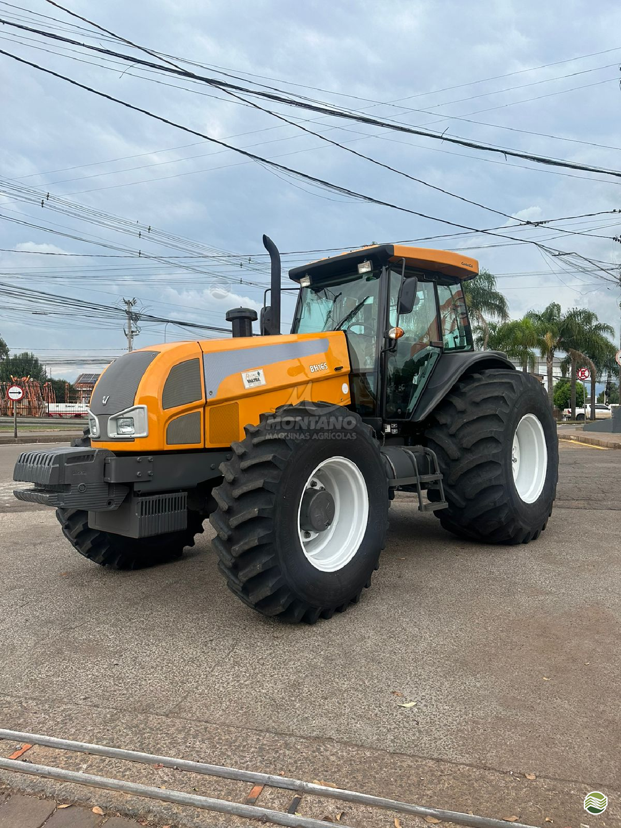 TRATOR VALTRA VALTRA BH 165 Montano Máquinas Agrícolas LAGOA VERMELHA RIO GRANDE DO SUL RS