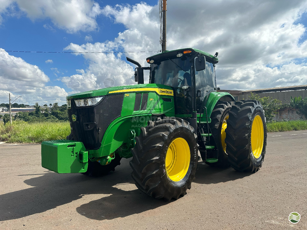 TRATOR JOHN DEERE JOHN DEERE 7230J Tração 4x4 Montano Máquinas Agrícolas LAGOA VERMELHA RIO GRANDE DO SUL RS