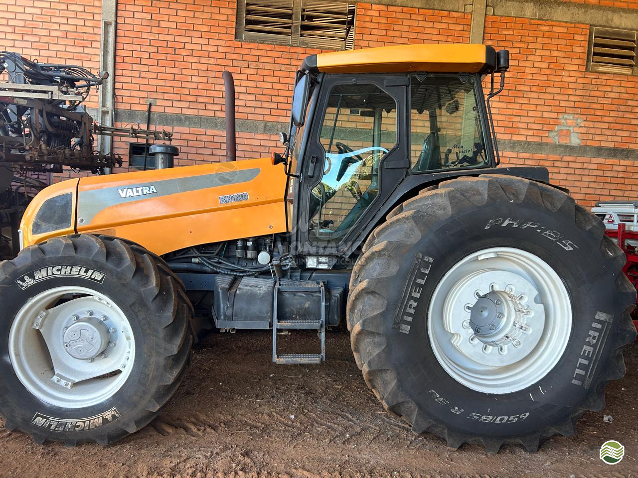 TRATOR VALTRA VALTRA BH 180 Tração 4x4 Montano Máquinas Agrícolas LAGOA VERMELHA RIO GRANDE DO SUL RS