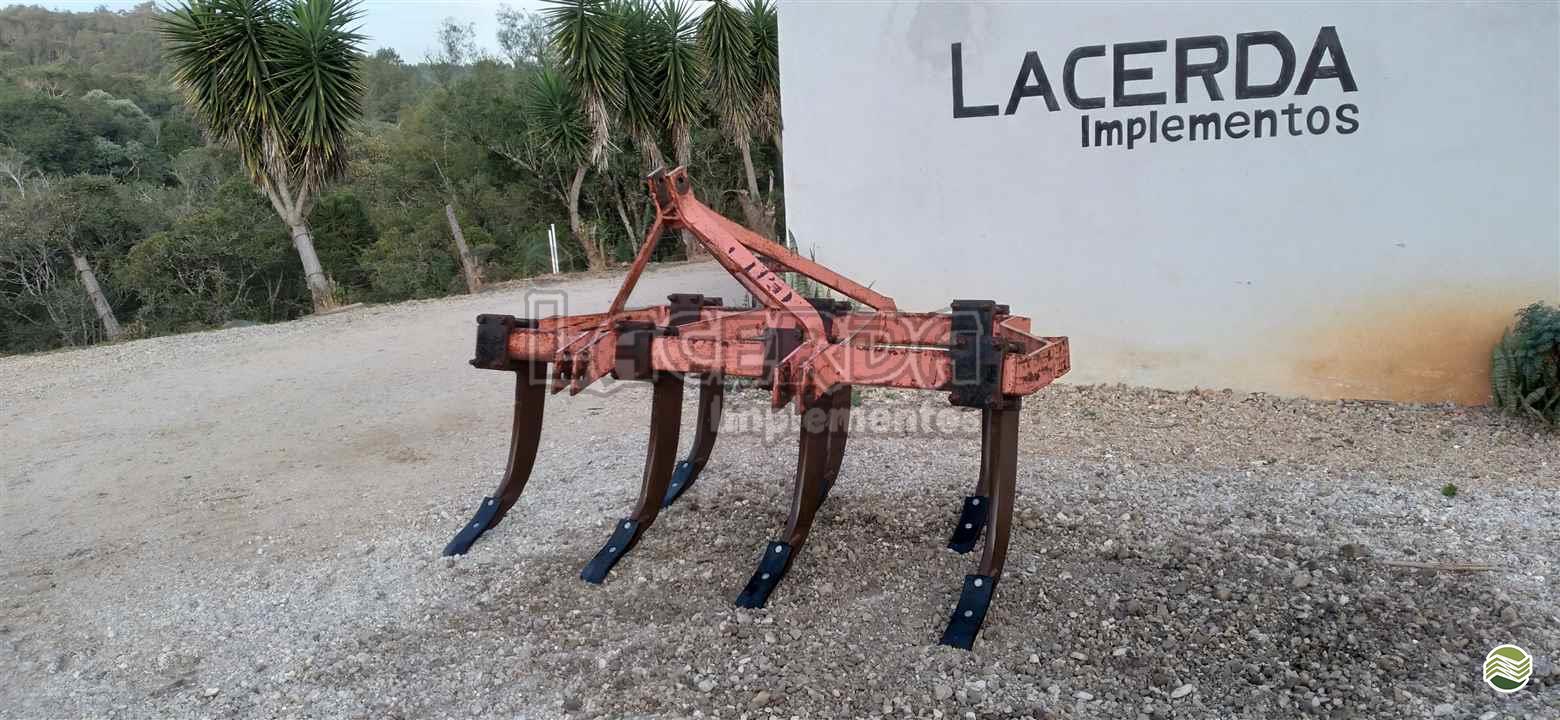 IMPLEMENTOS AGRICOLAS SUBSOLADOR 7 HASTES Lacerda Implementos QUITANDINHA PARANÁ PR