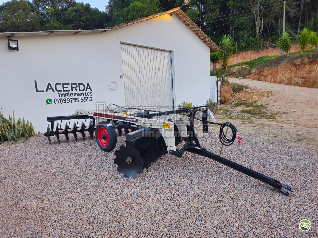 IMPLEMENTOS AGRICOLAS GRADE NIVELADORA NIVELADORA 28 DISCOS Lacerda Implementos QUITANDINHA PARANÁ PR