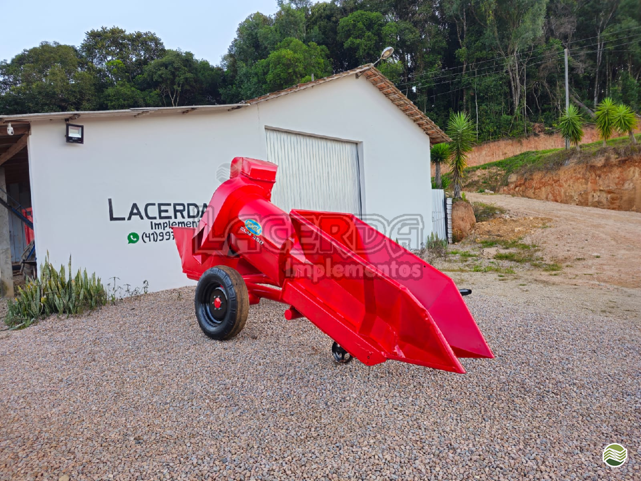 IMPLEMENTOS AGRICOLAS COLHEDORAS COLHEDORA DE MILHO 1 LINHA Lacerda Implementos QUITANDINHA PARANÁ PR