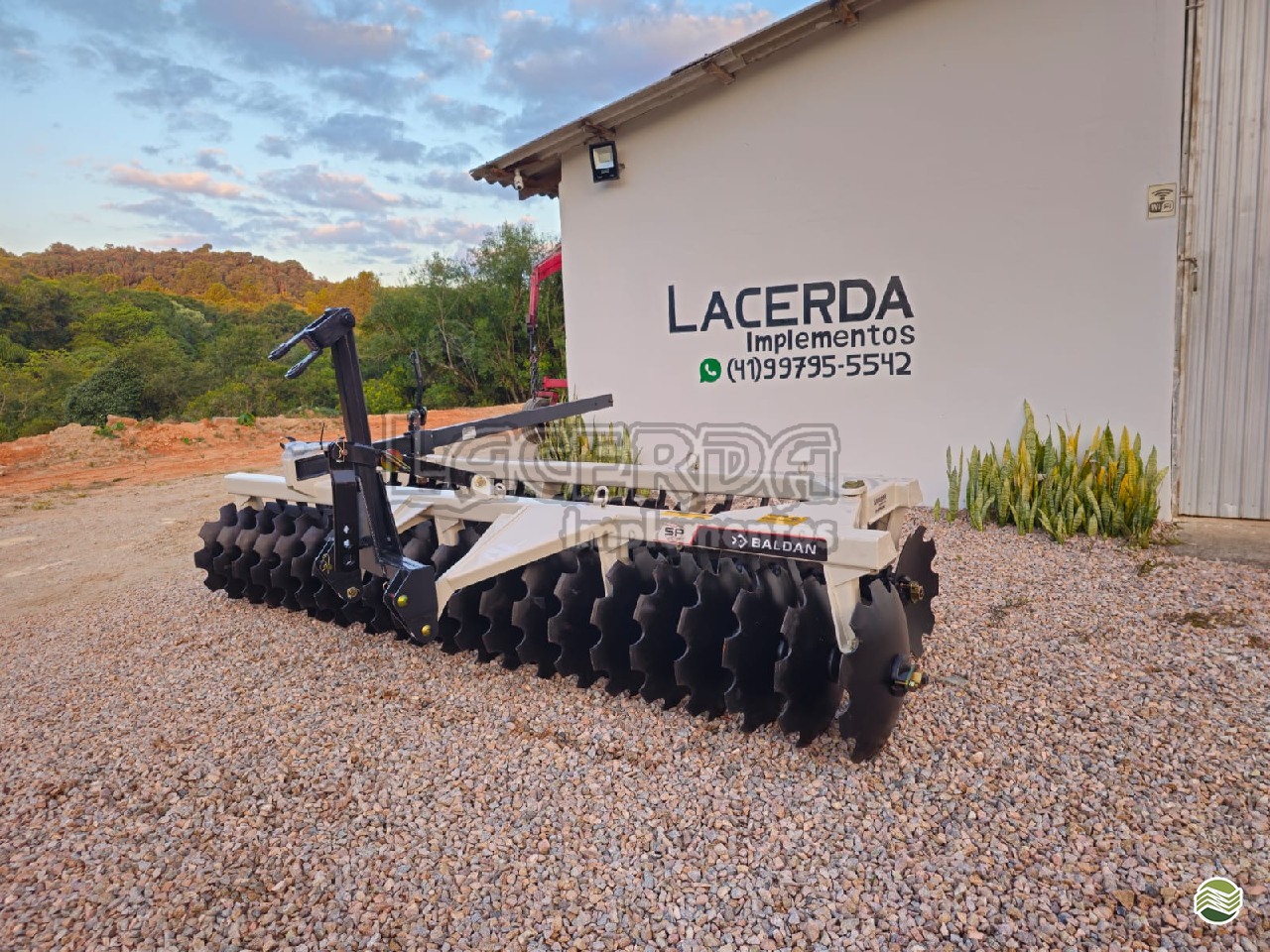 IMPLEMENTOS AGRICOLAS GRADE NIVELADORA NIVELADORA 42 DISCOS Lacerda Implementos QUITANDINHA PARANÁ PR