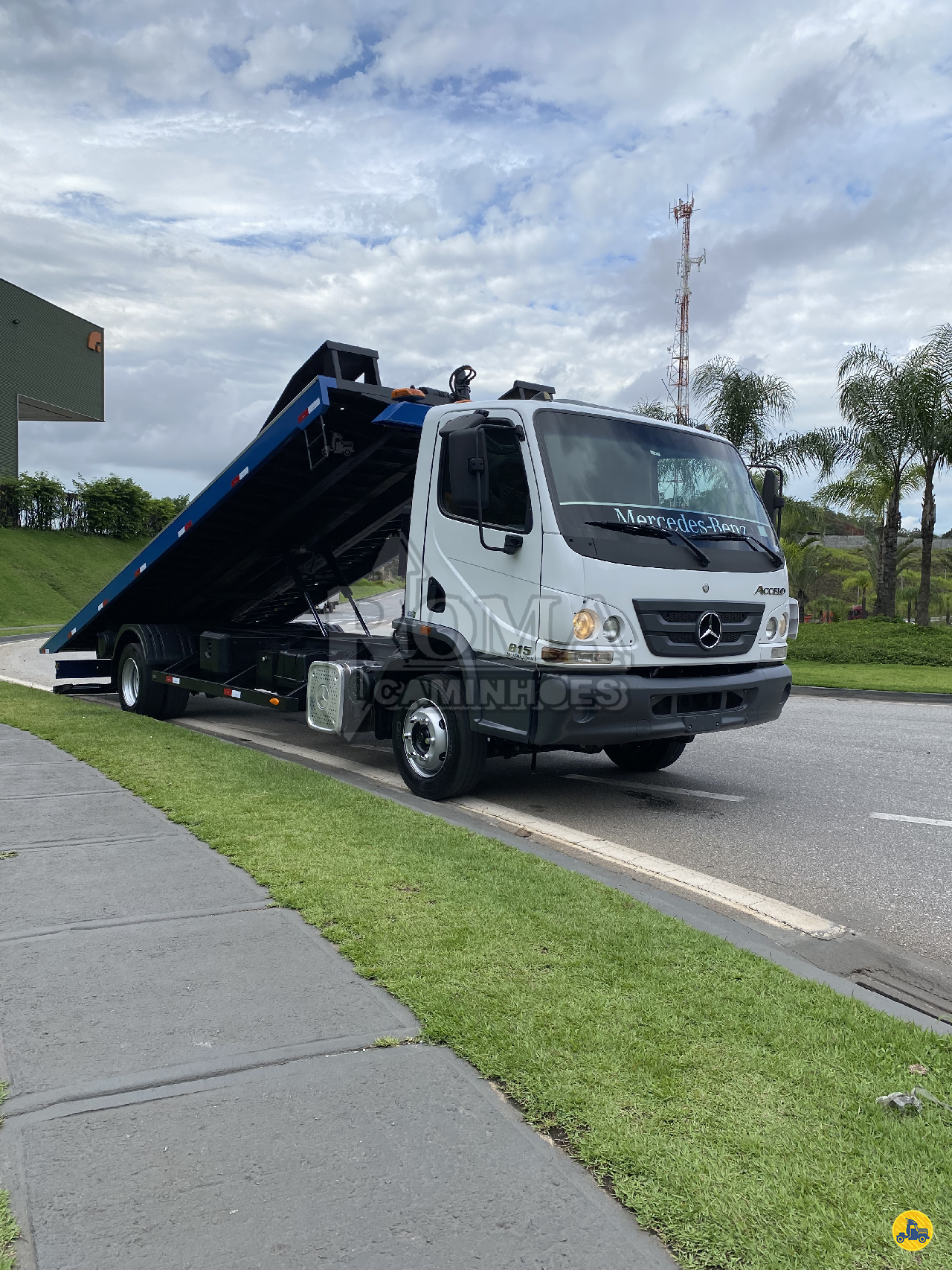CAMINHAO MERCEDES-BENZ MB 815 Plataforma Guincho 3/4 4x2 Roma Caminhões CONTAGEM MINAS GERAIS MG