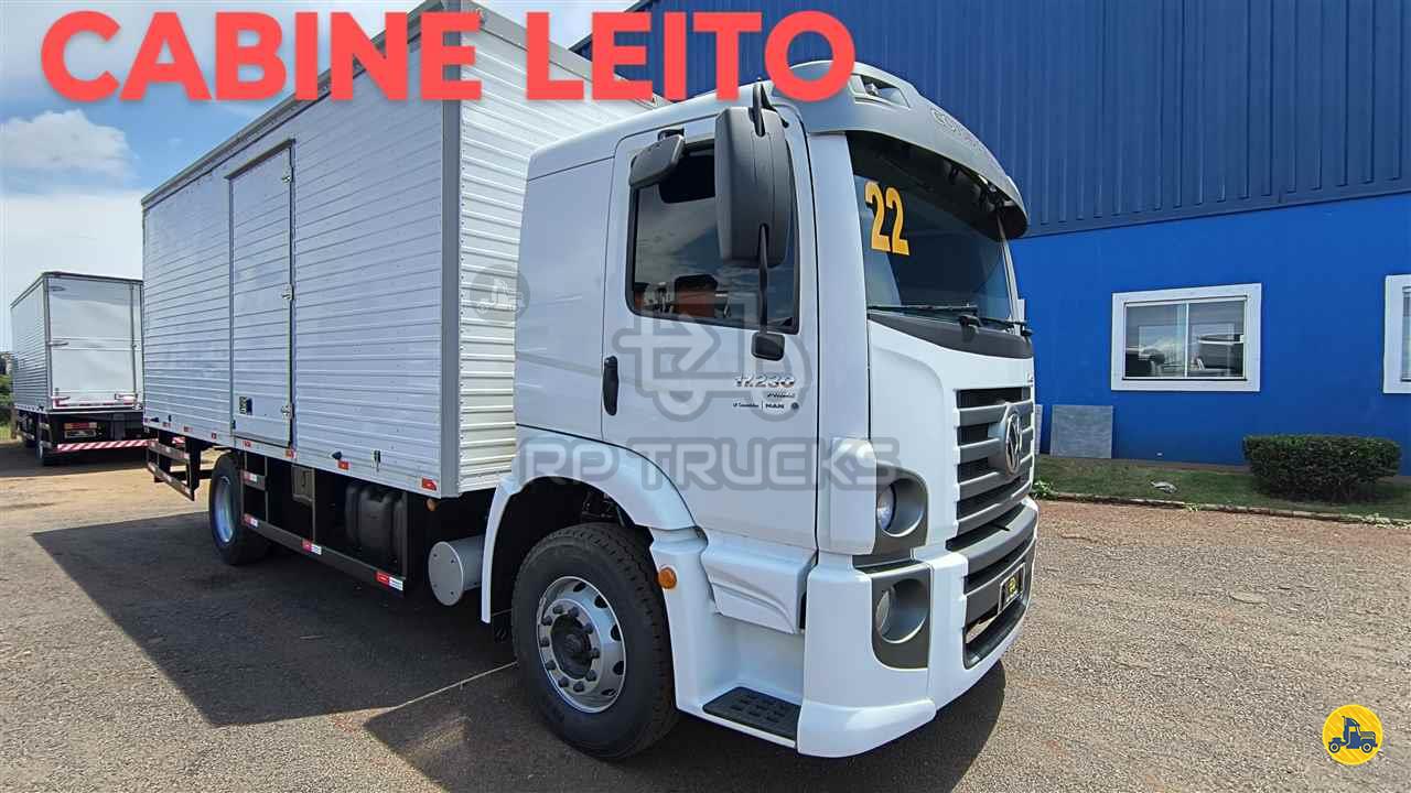 CAMINHAO VOLKSWAGEN VW 17230 Baú Furgão Toco 4x2 RP Trucks CRAVINHOS SÃO PAULO SP