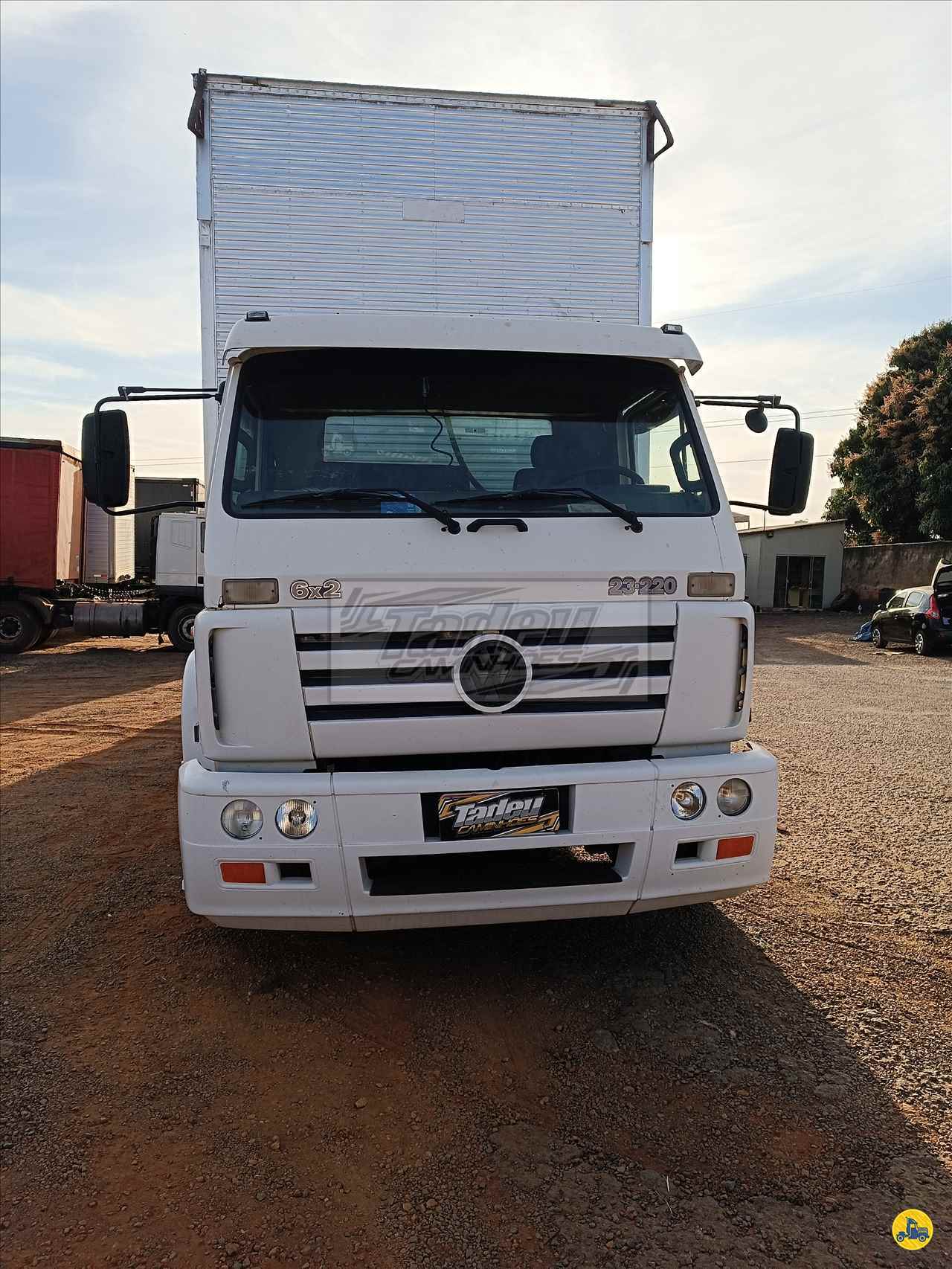 VW 23220 de Tadeu Caminhões 