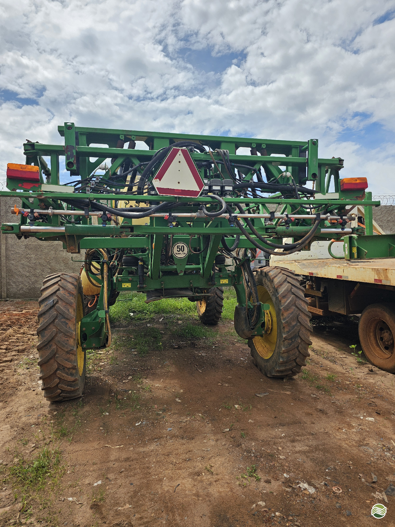 PULVERIZADOR JOHN DEERE JOHN DEERE 4630 Tração 4x4 Agromais Máquinas e Implementos  CRISTALINA GOIAS GO