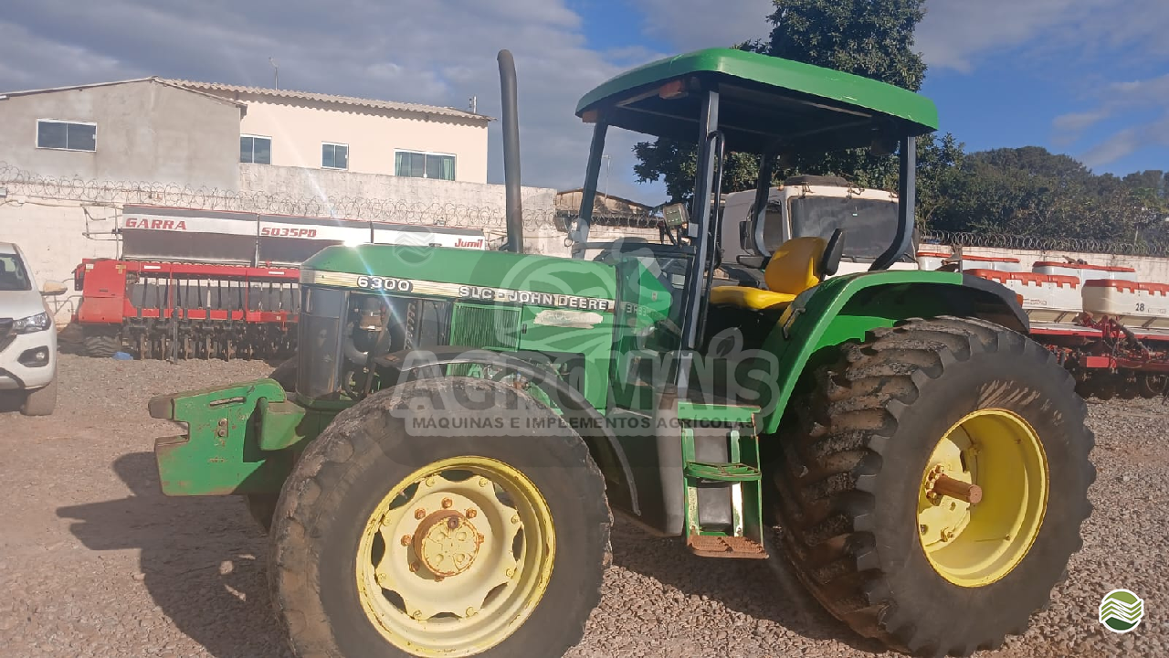 TRATOR JOHN DEERE JOHN DEERE 6300 Tração 4x4 Agromais Máquinas e Implementos  CRISTALINA GOIAS GO