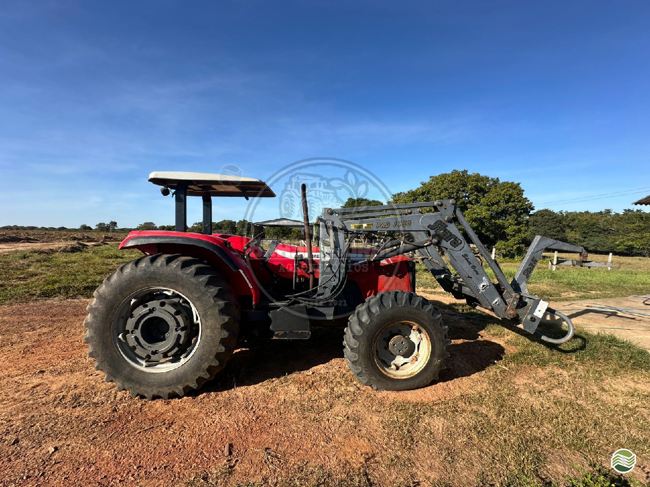 TRATOR MASSEY FERGUSON MF 4292 Tração 4x4 Brasil Rural - Agronegócios CAMPINA DA LAGOA PARANÁ PR