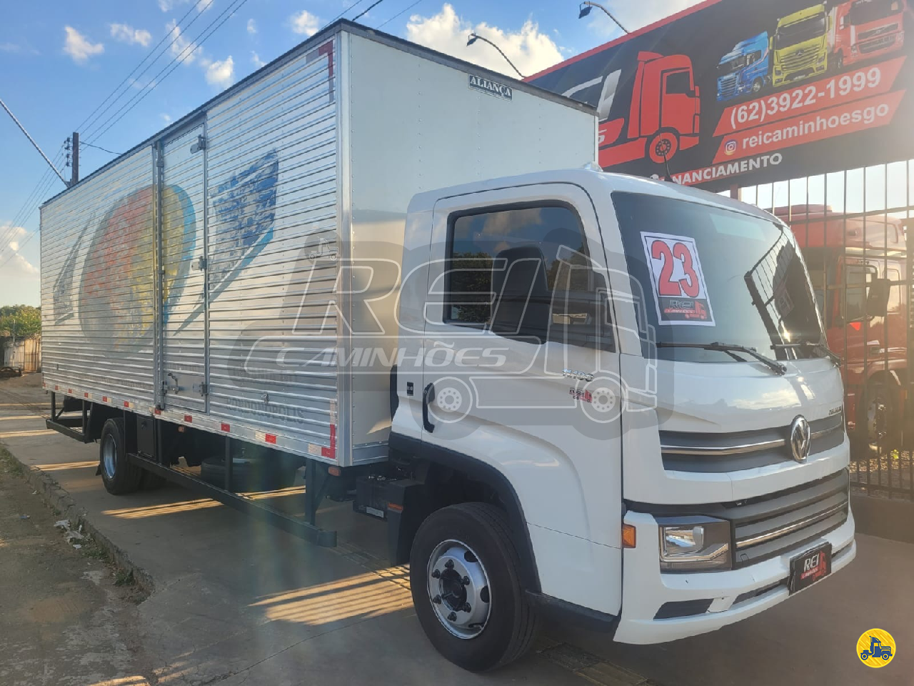 VW 11180 de Rei Caminhões