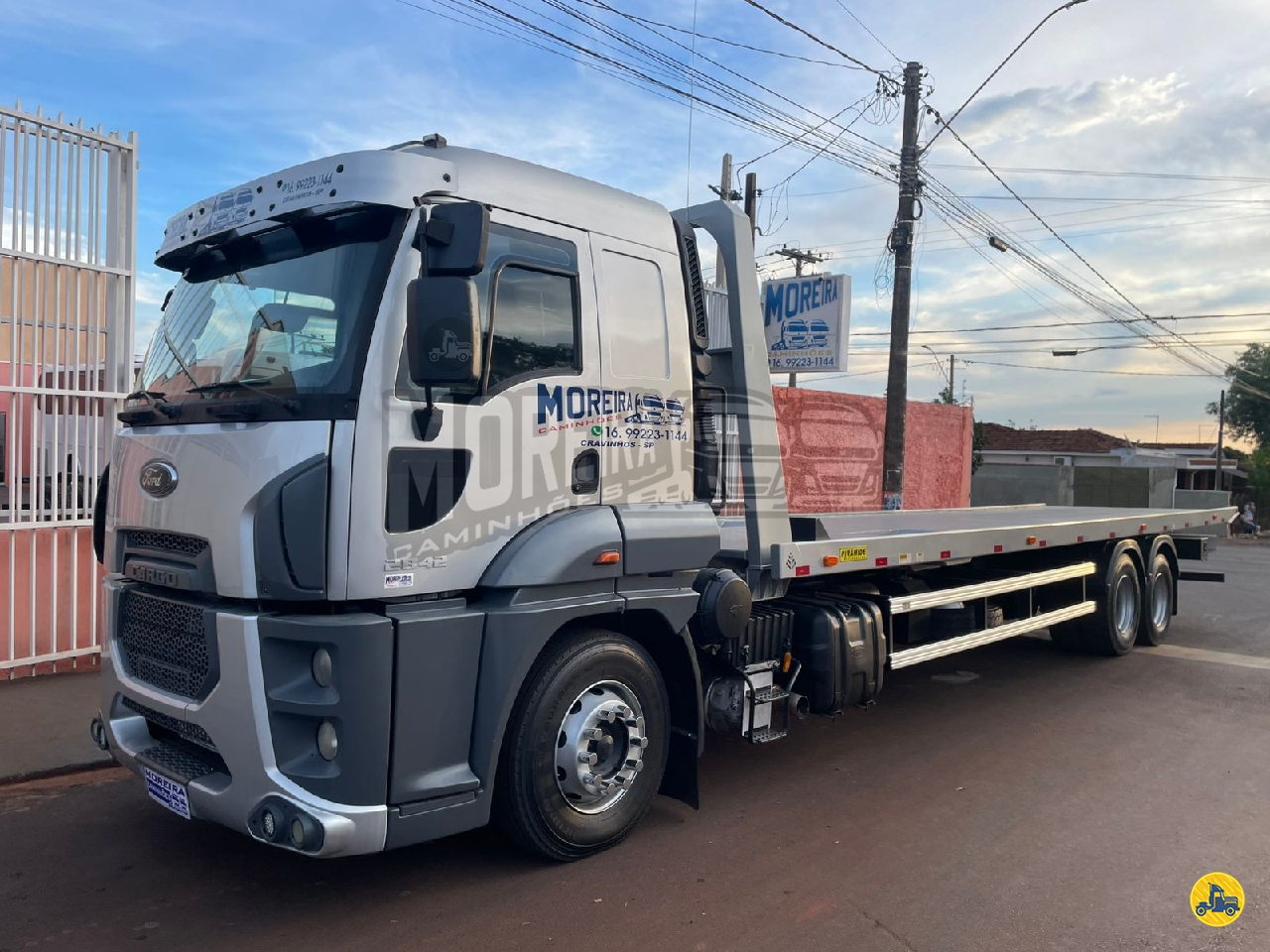 CAMINHAO FORD CARGO 2842 Plataforma Truck 6x2 Moreira Caminhões CRAVINHOS SÃO PAULO SP