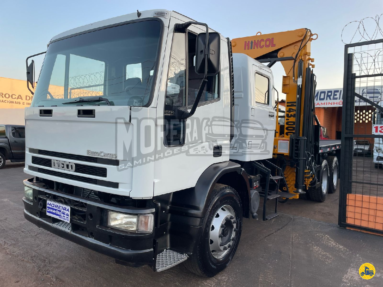 CAMINHAO IVECO EUROCARGO 260E25 Guincho Munck Truck 6x4 Moreira Caminhões CRAVINHOS SÃO PAULO SP