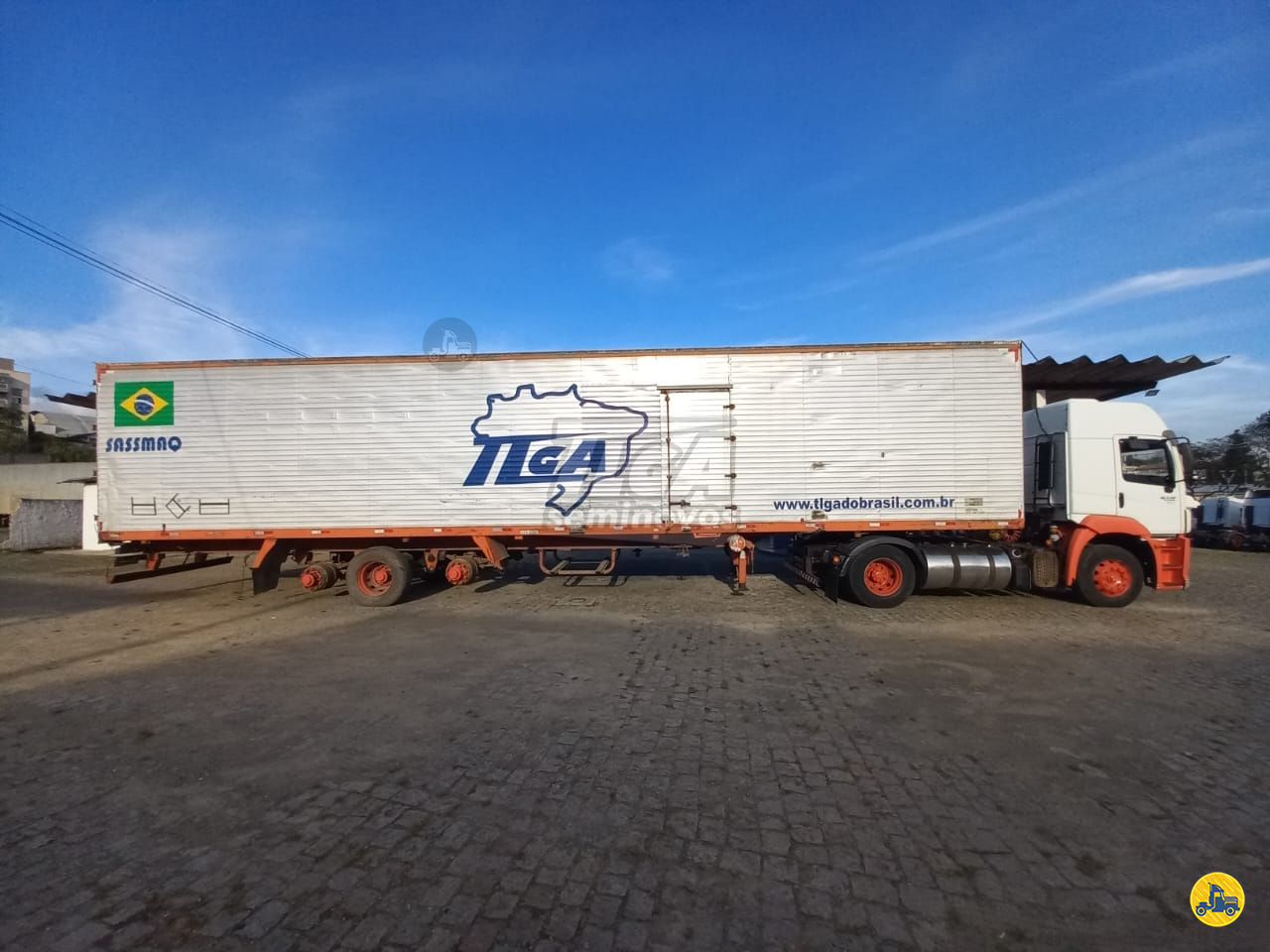 CARRETA SEMI-REBOQUE BAU FURGÃO TLGA Seminovos QUATRO BARRAS PARANÁ PR