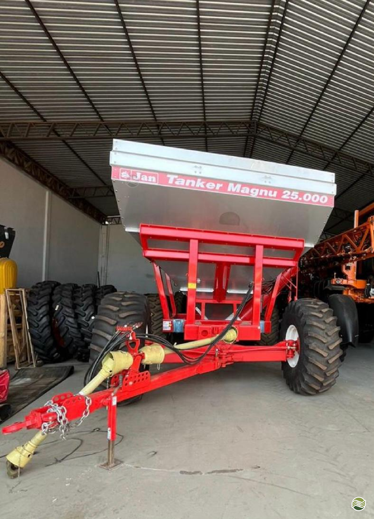IMPLEMENTOS AGRICOLAS CARRETA BAZUKA GRANELEIRA 25000 Soluções Agrícolas LUIS EDUARDO MAGALHAES BAHIA BA