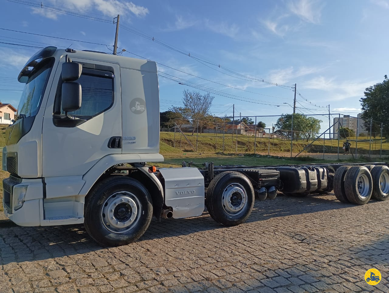 CAMINHAO VOLVO VOLVO VM 330 Silo BiTruck 8x2 Trans Barcelona LAPA PARANÁ PR