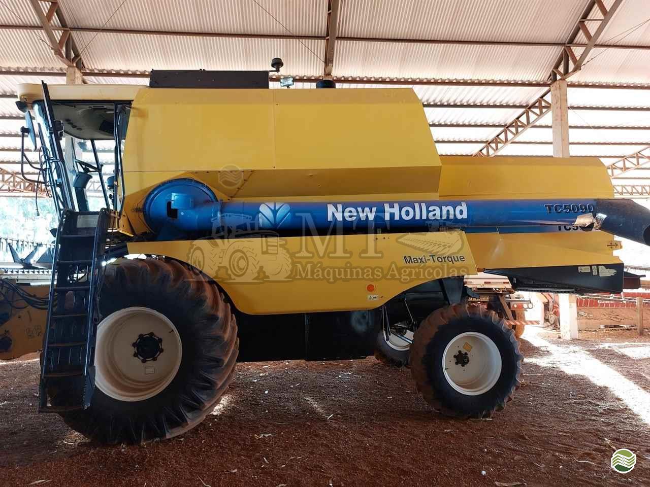 COLHEITADEIRA NEW HOLLAND TC 5090 MT Máquinas Agrícolas CAMPO VERDE MATO GROSSO MT