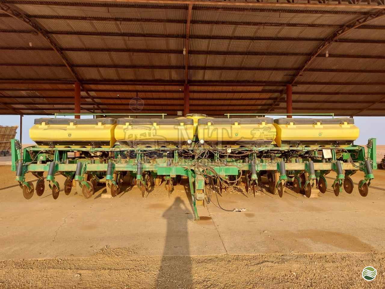 PLANTADEIRA JOHN DEERE PLANTADEIRAS 2117 MT Máquinas Agrícolas CAMPO VERDE MATO GROSSO MT