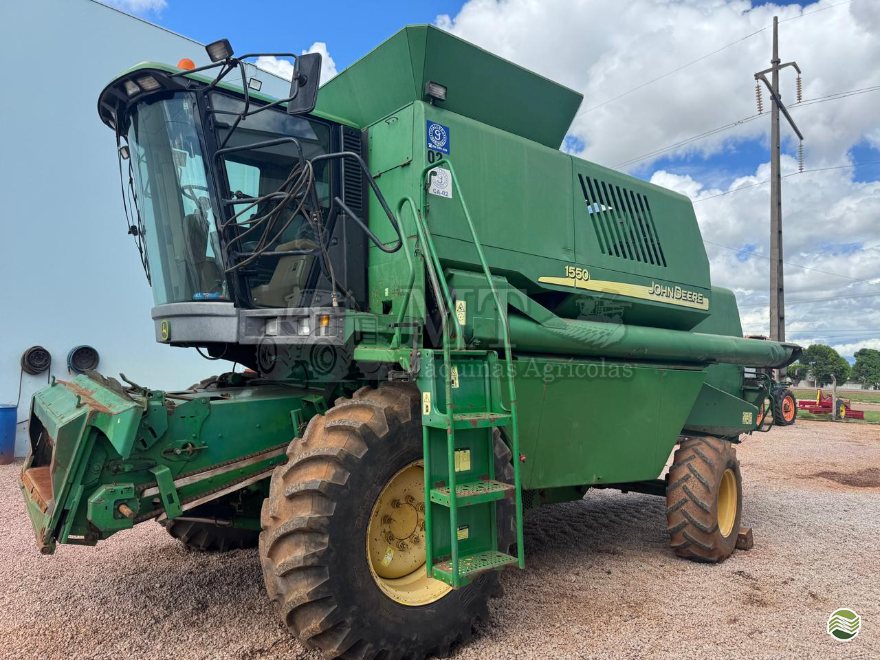 COLHEITADEIRA JOHN DEERE JOHN DEERE 1550 MT Máquinas Agrícolas CAMPO VERDE MATO GROSSO MT