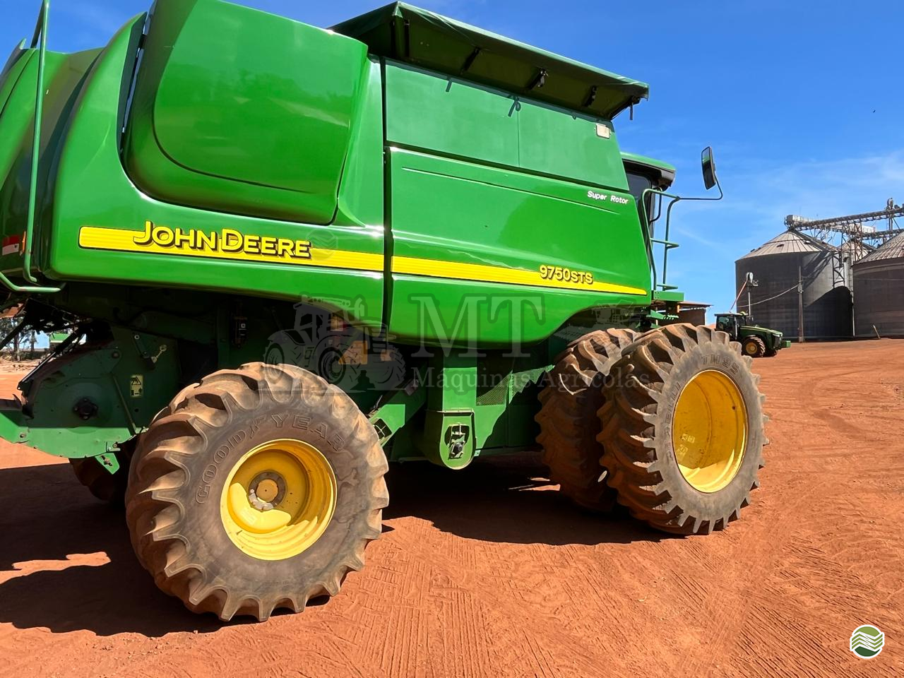 COLHEITADEIRA JOHN DEERE JOHN DEERE 9750 STS MT Máquinas Agrícolas CAMPO VERDE MATO GROSSO MT