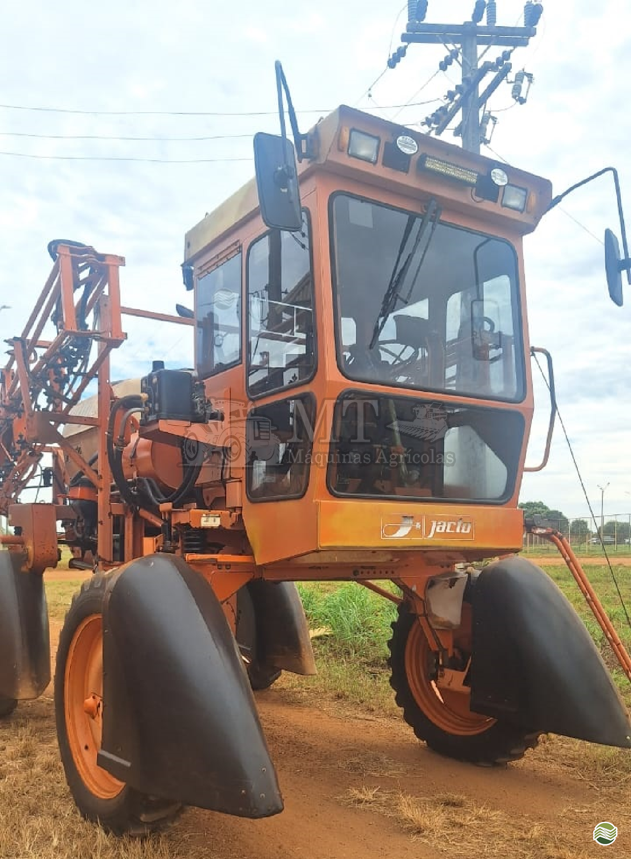 PULVERIZADOR JACTO UNIPORT 2000 Tração 4x2 MT Máquinas Agrícolas CAMPO VERDE MATO GROSSO MT